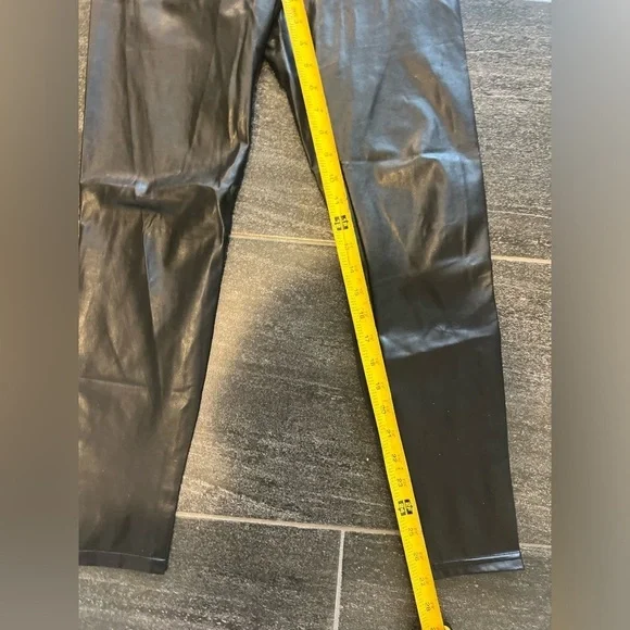 Aritzia Wilfred Free Black Vegan Leather Skinny High Waisted Leggings Small - Picture 14 of 16